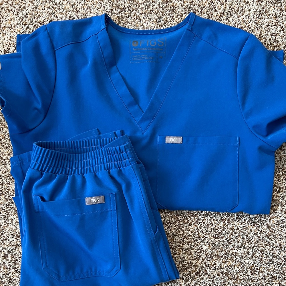 Royal Blue FIGS scrub set size XS